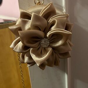 Gold purse! Perfect for that special occasion